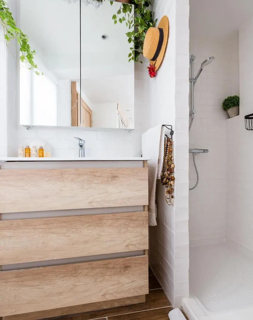 Veeve - A La Mode Retreat By The Seine Apartment Paris